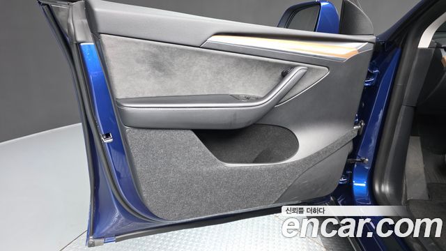 Tesla Model Y 2024 — photo 14