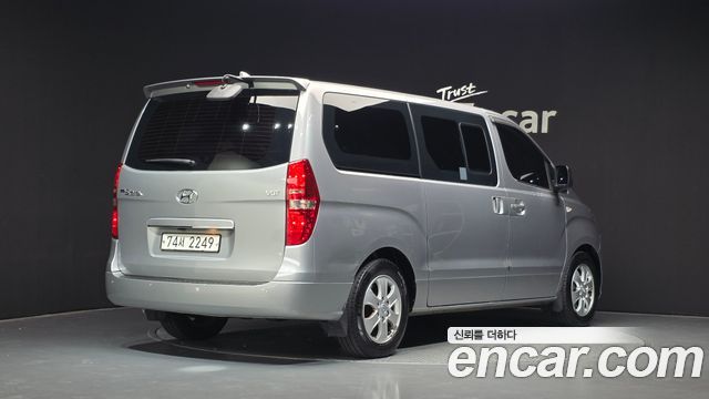 Hyundai Starex 2018 — photo 2