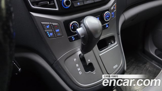 Hyundai Starex 2018 — photo 12