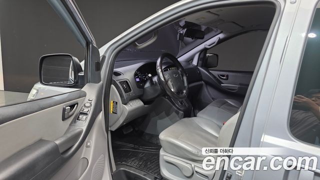 Hyundai Starex 2018 — photo 13