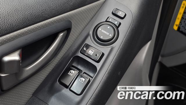 Hyundai Starex 2018 — photo 19