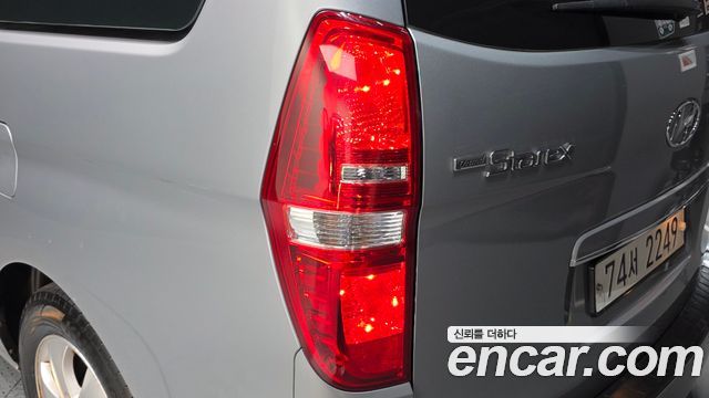 Hyundai Starex 2018 — photo 9