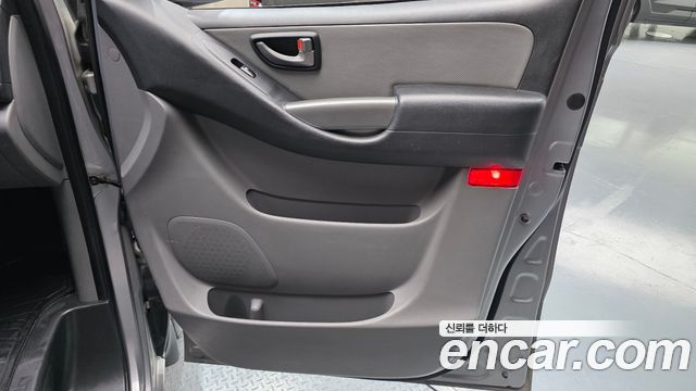 Hyundai Starex 2018 — photo 15