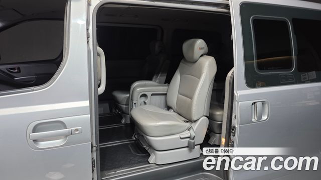 Hyundai Starex 2018 — photo 16