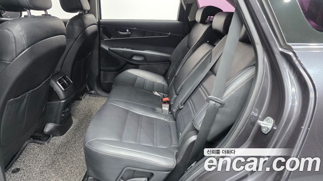 Kia Sorento 2017 — photo 11