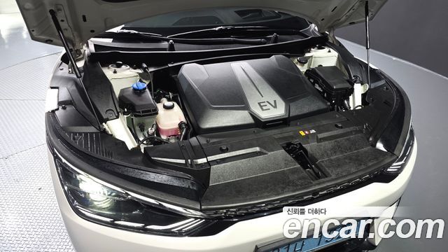 Kia EV6 2023 — photo 6