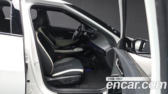 Kia EV6 2023 — photo 17