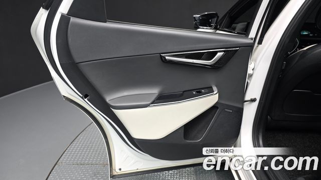 Kia EV6 2023 — photo 15