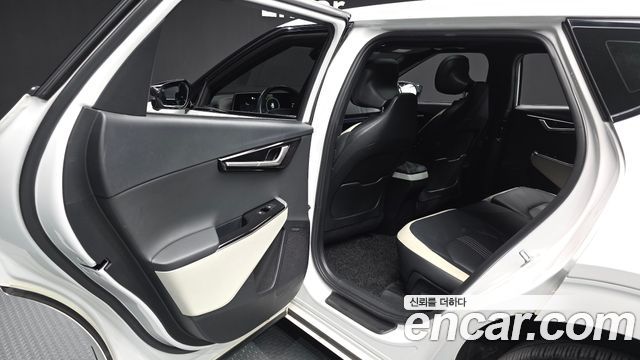 Kia EV6 2023 — photo 16