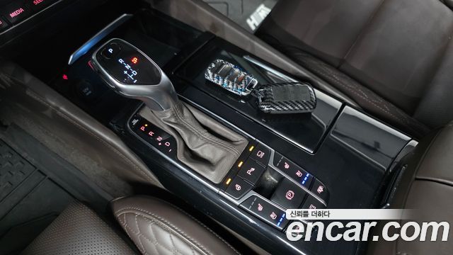 Kia K7 2018 — photo 9