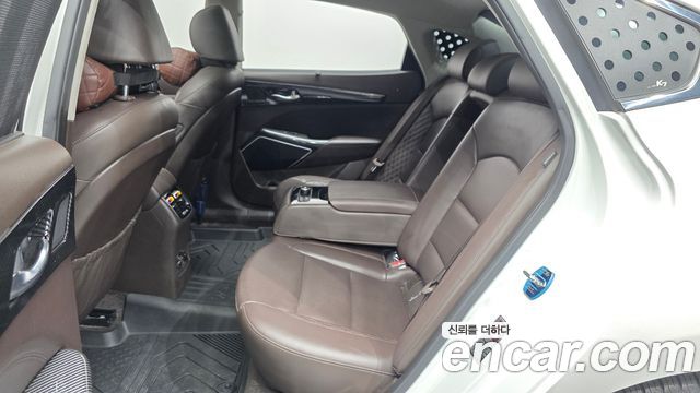 Kia K7 2018 — photo 11