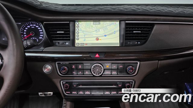 Kia K7 2018 — photo 16