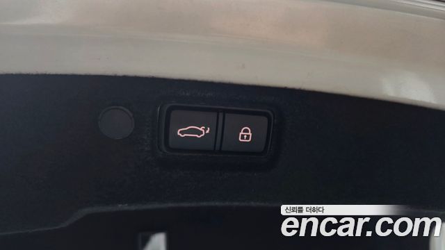 Kia K7 2018 — photo 19