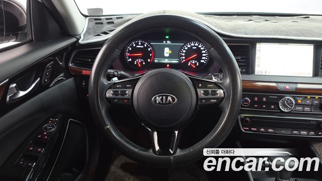 Kia K7 2017 — photo 18
