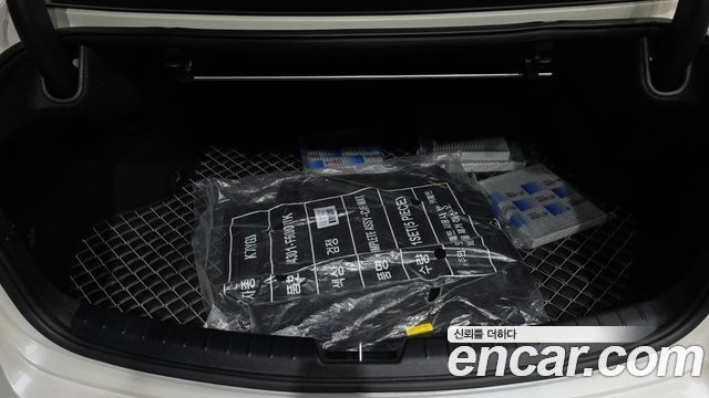 Kia K7 2017 — photo 22