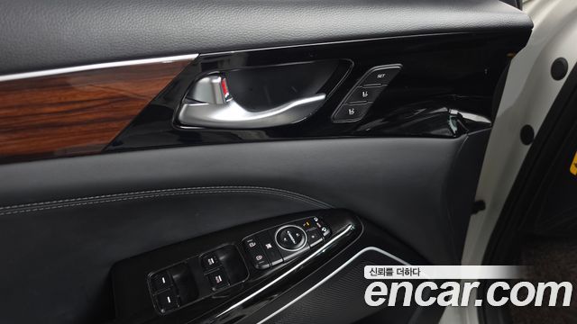 Kia K7 2017 — photo 29
