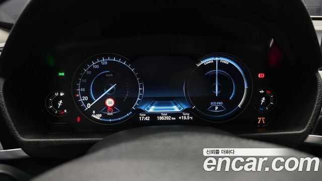 BMW Gran Turismo 2020 — photo 11