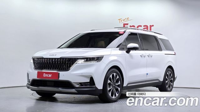 Kia Canival 2023 — photo 1