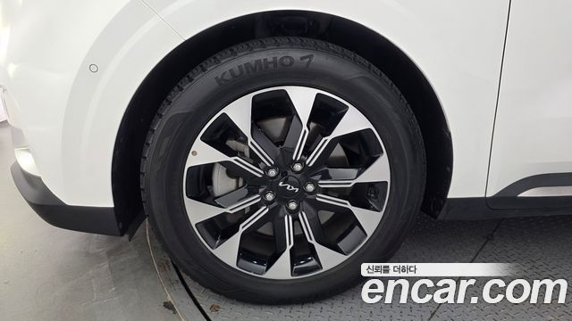 Kia Canival 2023 — photo 5