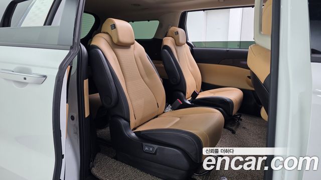 Kia Canival 2023 — photo 18