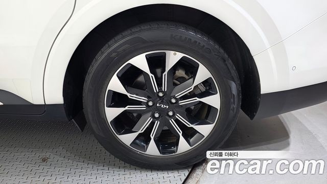 Kia Canival 2023 — photo 7