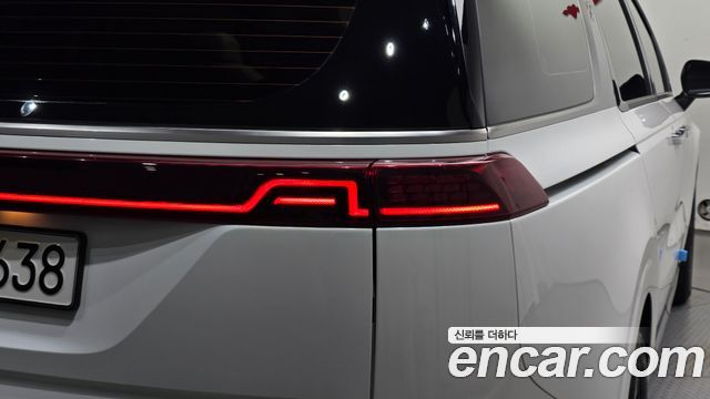 Kia Canival 2023 — photo 9