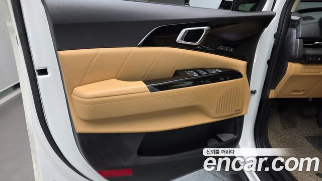Kia Canival 2023 — photo 14