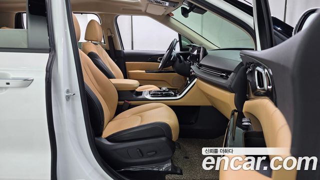 Kia Canival 2023 — photo 16