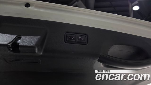 Kia Canival 2023 — photo 34