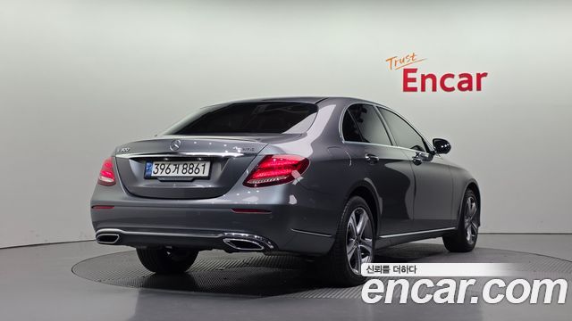 Mercedes-Benz E-Class 2020 — photo 2