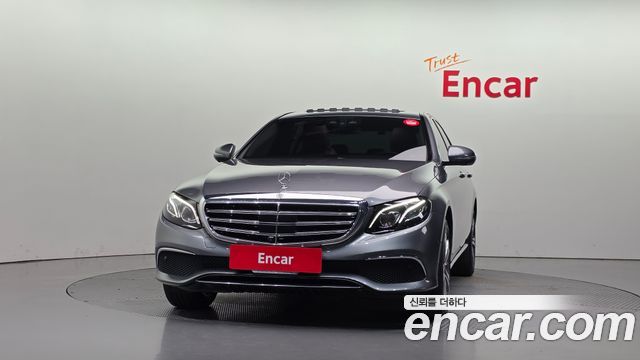 Mercedes-Benz E-Class 2020 — photo 3