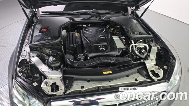 Mercedes-Benz E-Class 2020 — photo 6