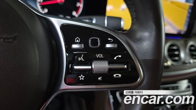 Mercedes-Benz E-Class 2020 — photo 28