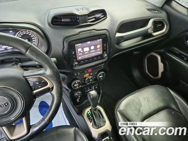 Jeep Renegade 2017 — photo 10