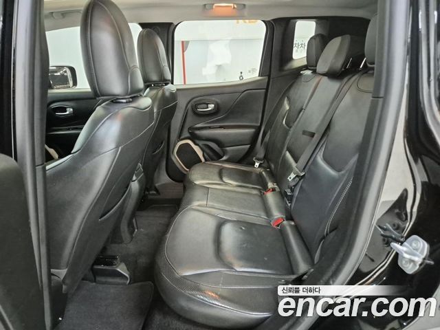 Jeep Renegade 2017 — photo 12