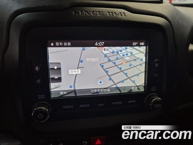 Jeep Renegade 2017 — photo 13