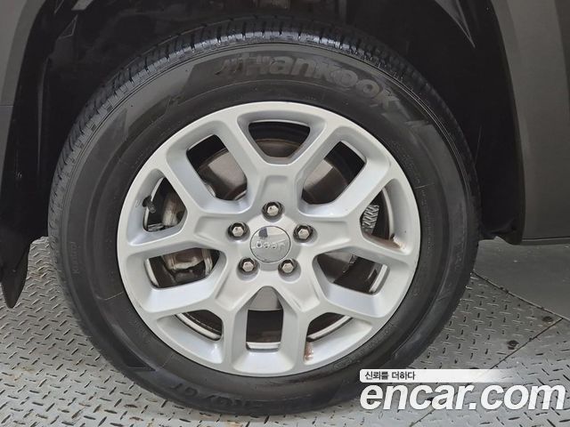Jeep Renegade 2017 — photo 19