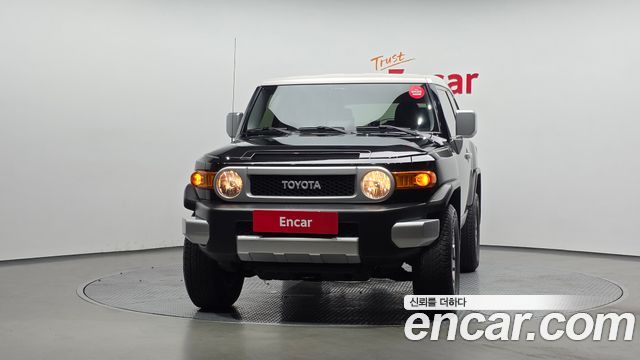Toyota FJ Cruiser 2014 — photo 3