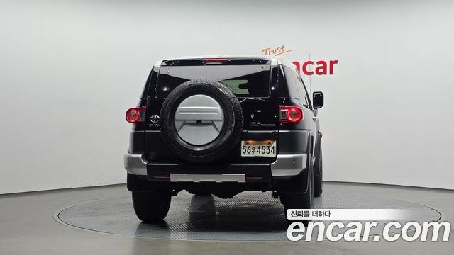 Toyota FJ Cruiser 2014 — photo 4