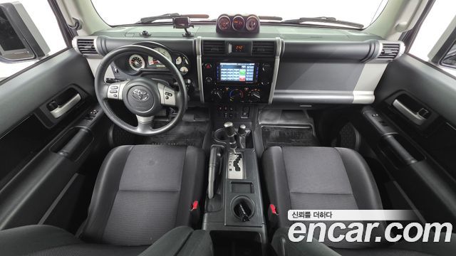 Toyota FJ Cruiser 2014 — photo 7