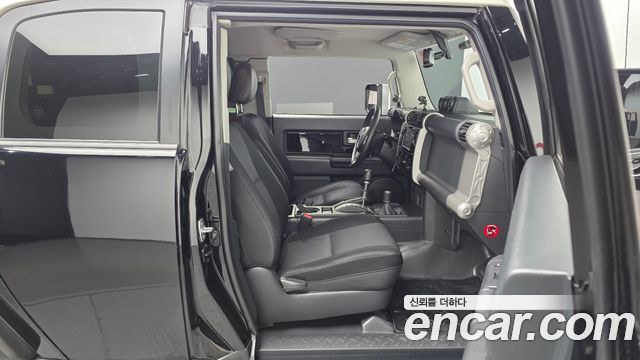 Toyota FJ Cruiser 2014 — photo 11