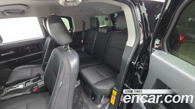 Toyota FJ Cruiser 2014 — photo 12