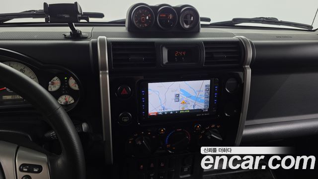 Toyota FJ Cruiser 2014 — photo 14