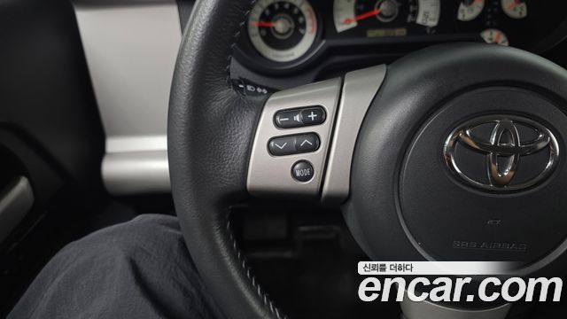 Toyota FJ Cruiser 2014 — photo 17