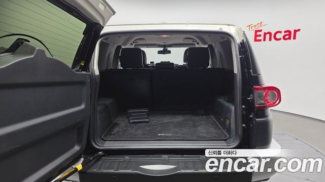 Toyota FJ Cruiser 2014 — photo 20