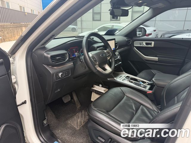 Ford Explorer 2022 — photo 10