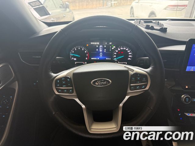 Ford Explorer 2022 — photo 13