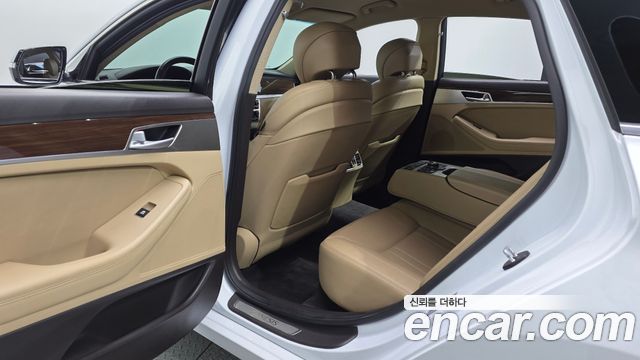 Genesis G80 2018 — photo 17