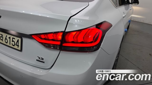 Genesis G80 2018 — photo 9