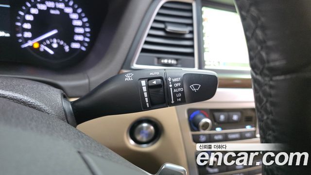 Genesis G80 2018 — photo 27
